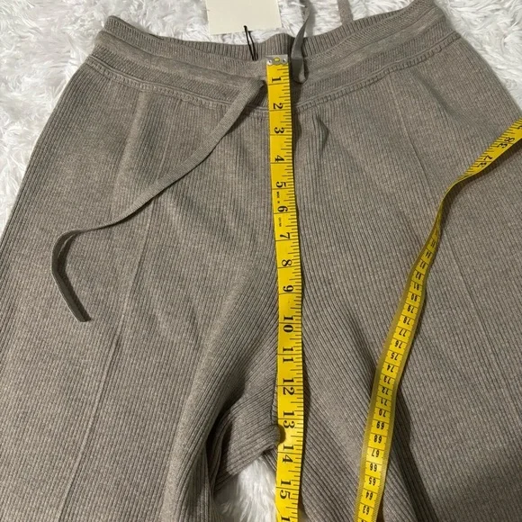 Chic Wide-Leg Gray Women's Pants - Picture 10 of 11